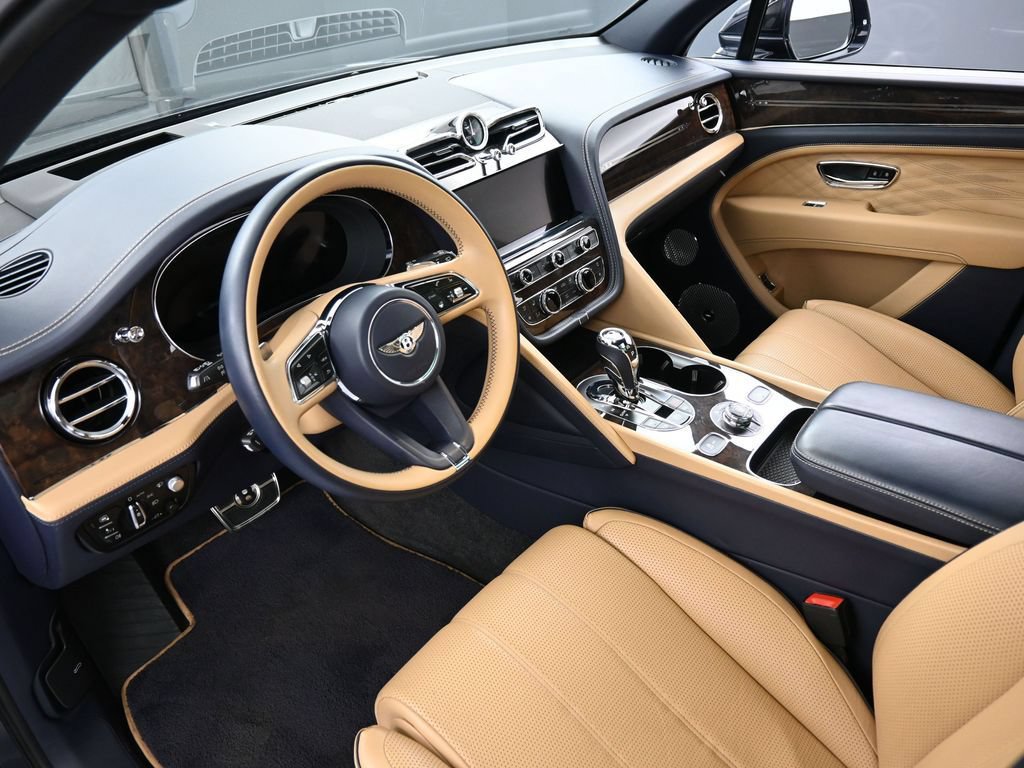 Certified 2023 Bentley Bentayga Extended Wheelbase AWD/4WD image 4