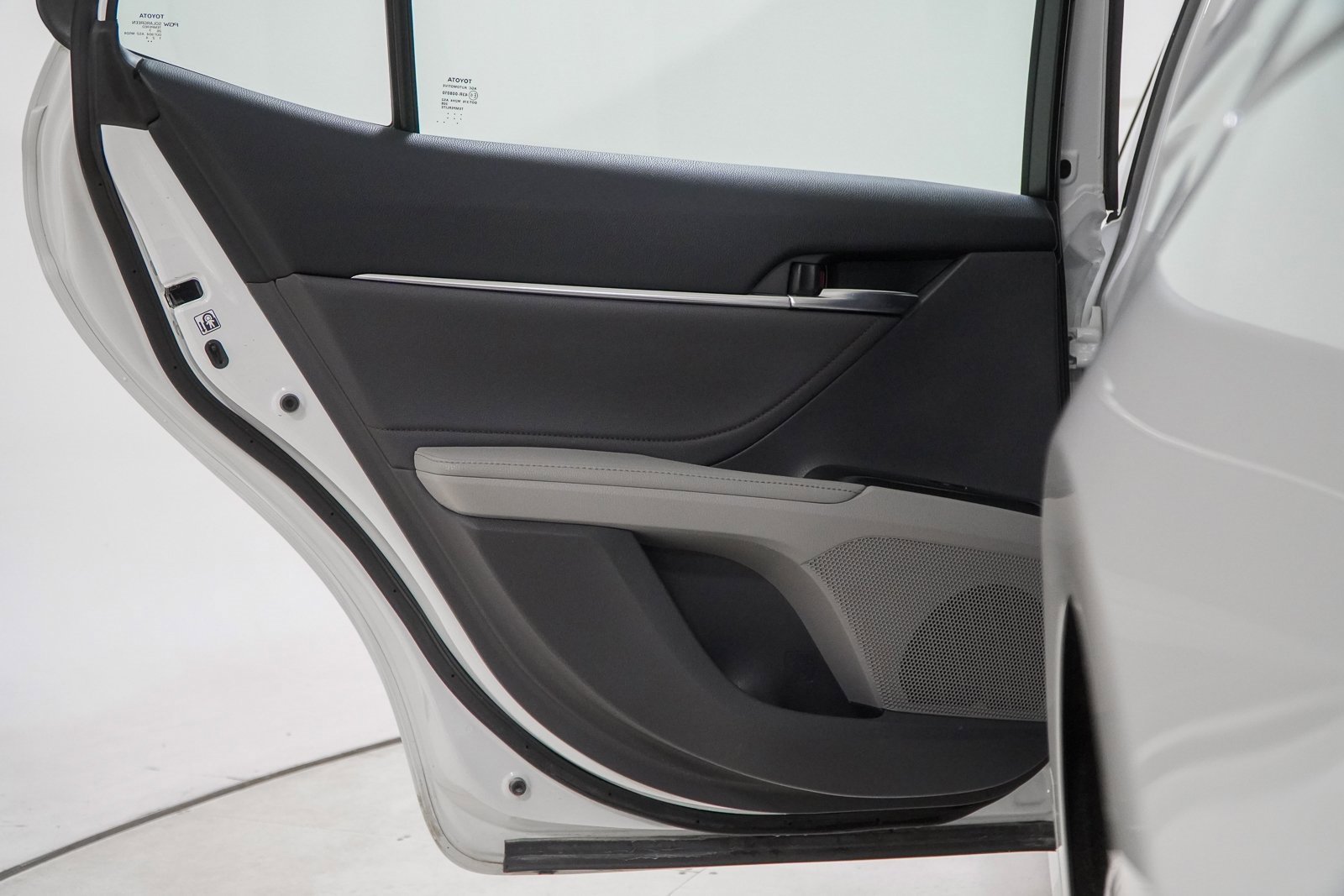 Used 2018 Toyota Camry XLE image 42