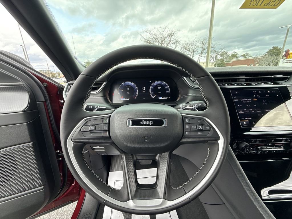 New 2026 Jeep Grand Cherokee Laredo image 13