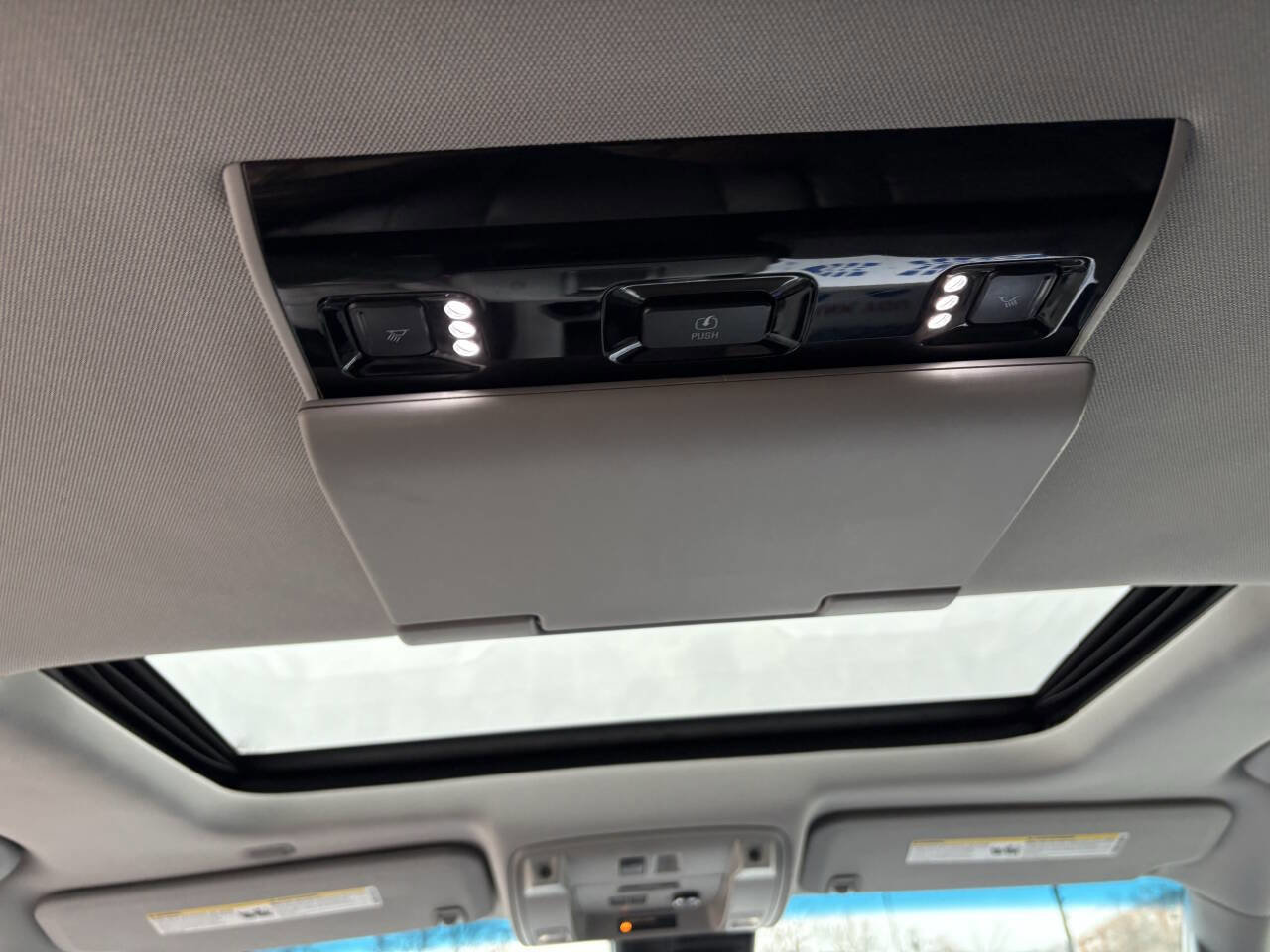 Used 2016 Chevrolet Suburban LT image 37