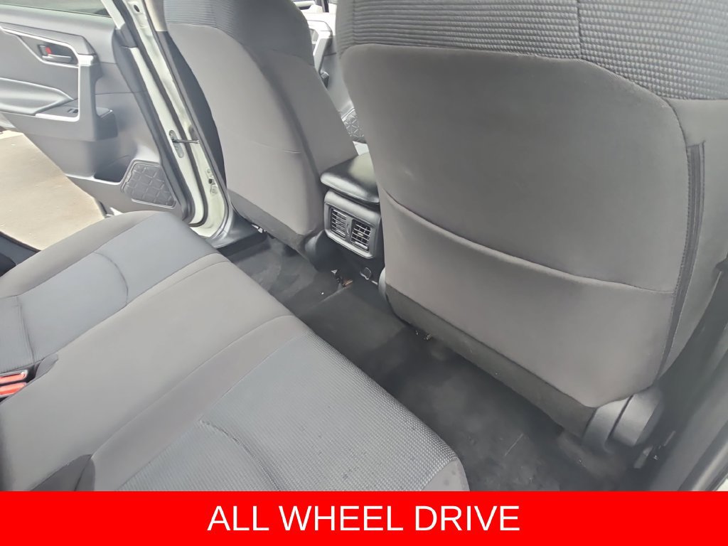 Used 2022 Toyota RAV4 LE AWD/4WD image 12