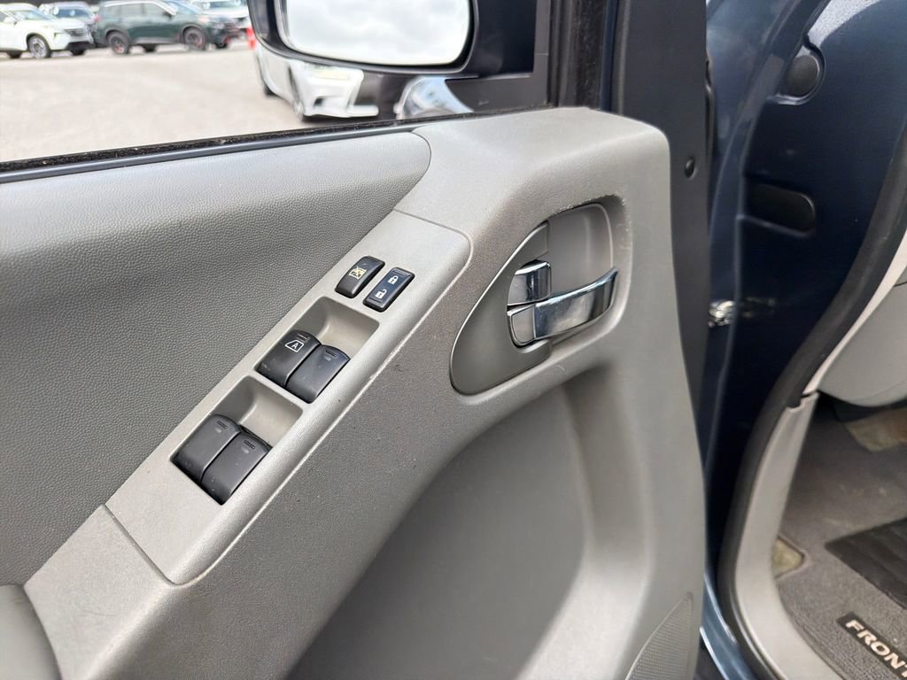 Used 2017 Nissan Frontier SV w/ SV Value Truck Package image 13