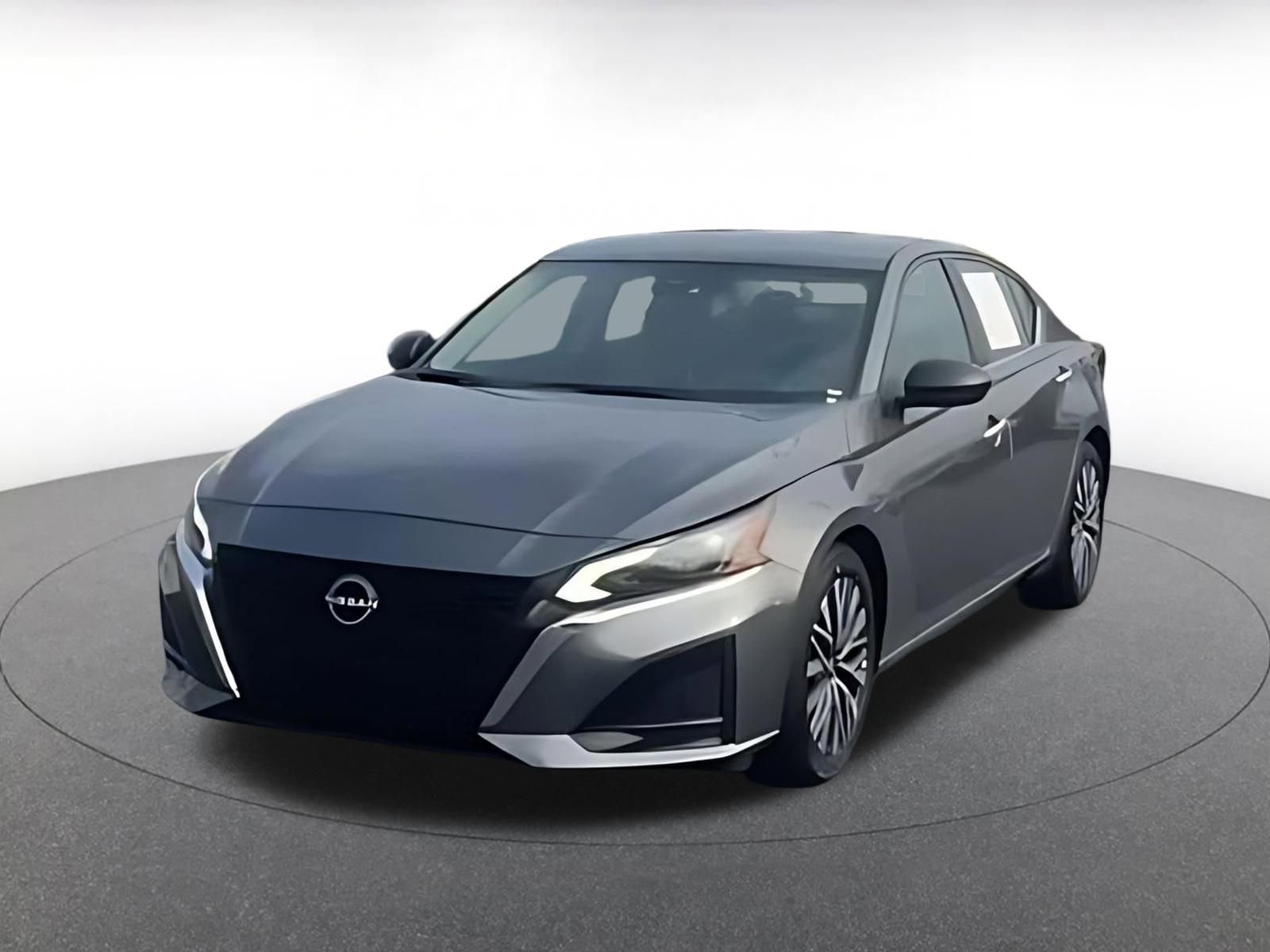 Used 2025 Nissan Altima 2.5 SV image 4