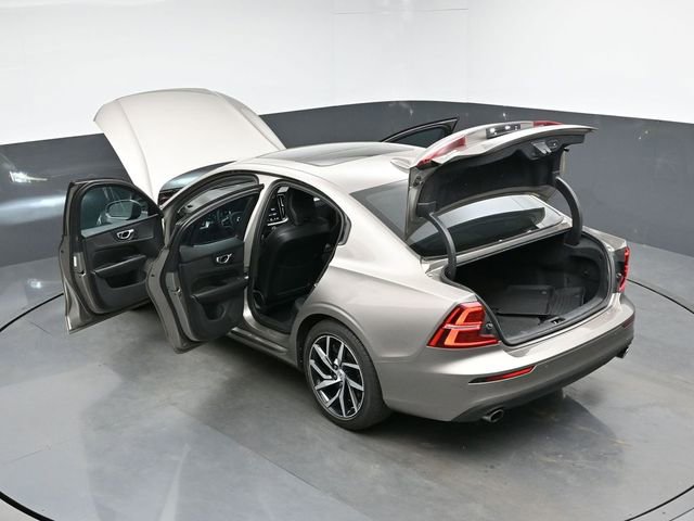 Used 2019 Volvo S60 T6 Momentum w/ Premium Package image 47