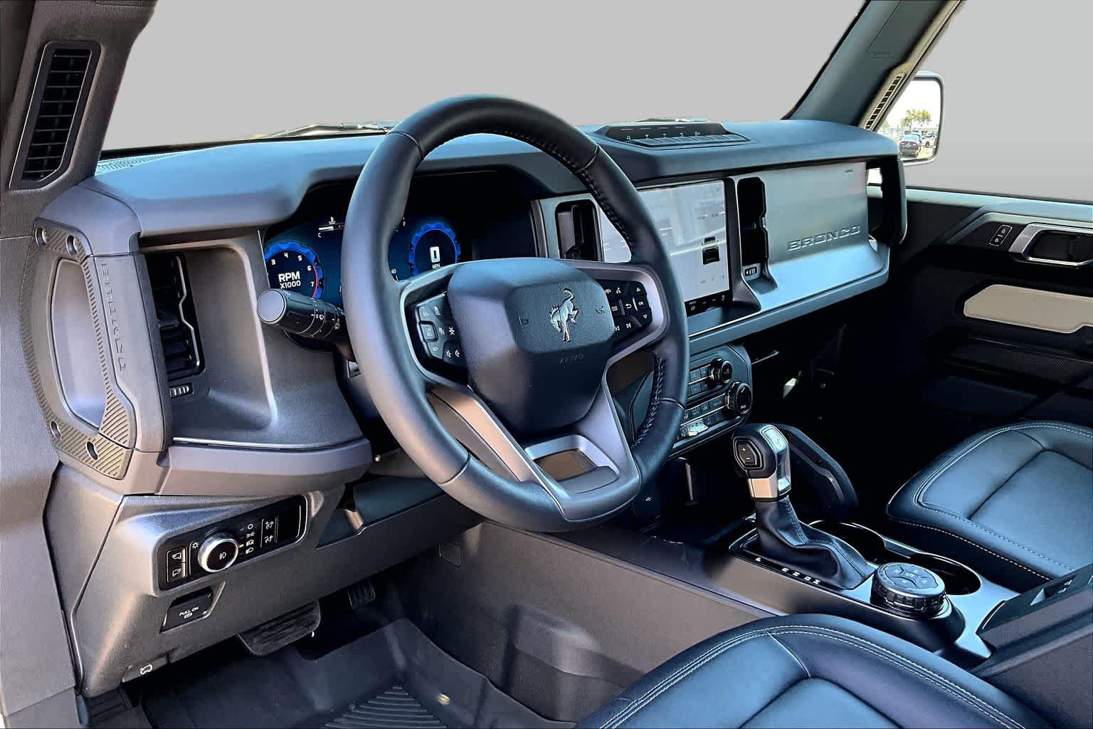 Used 2025 Ford Bronco Badlands AWD/4WD image 18