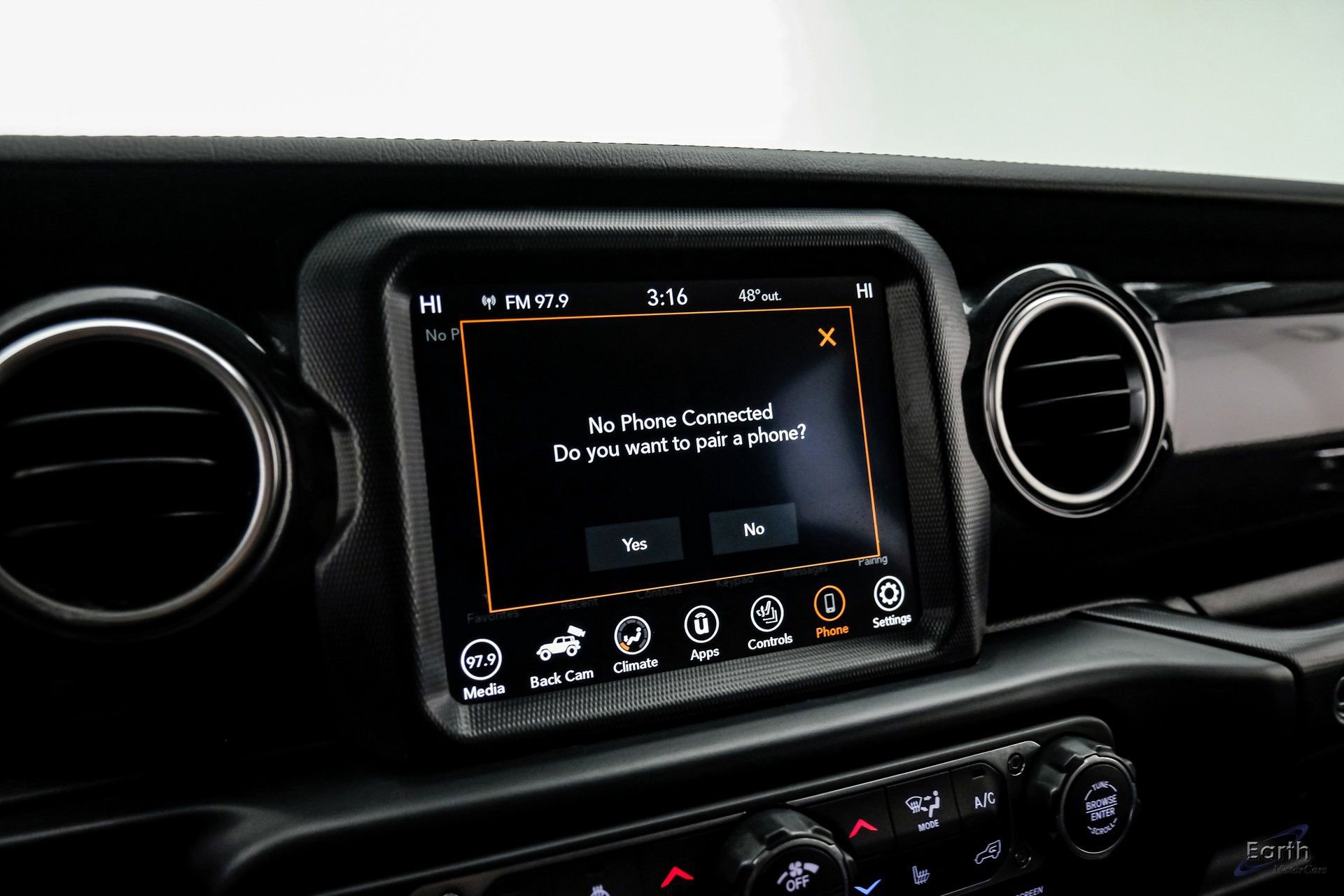 Used 2022 Jeep Wrangler Unlimited Rubicon w/ Xtreme Recon 35" Tire Package image 75