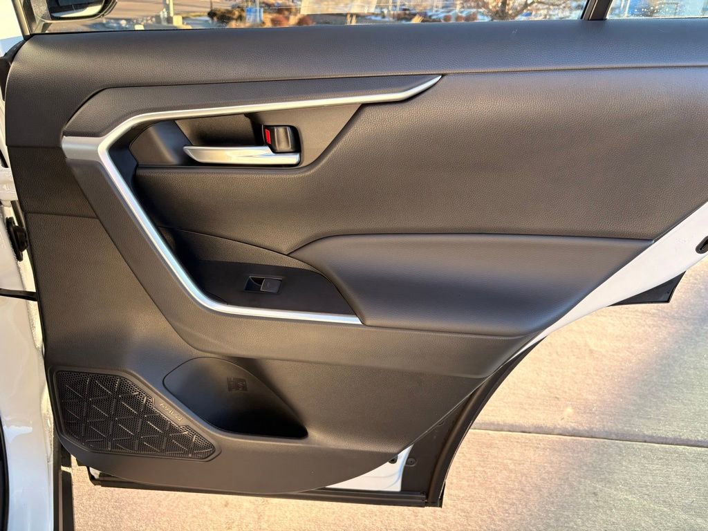 Used 2025 Toyota RAV4 XLE image 27