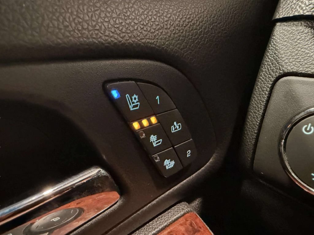 Used 2012 Chevrolet Avalanche LTZ AWD/4WD image 42