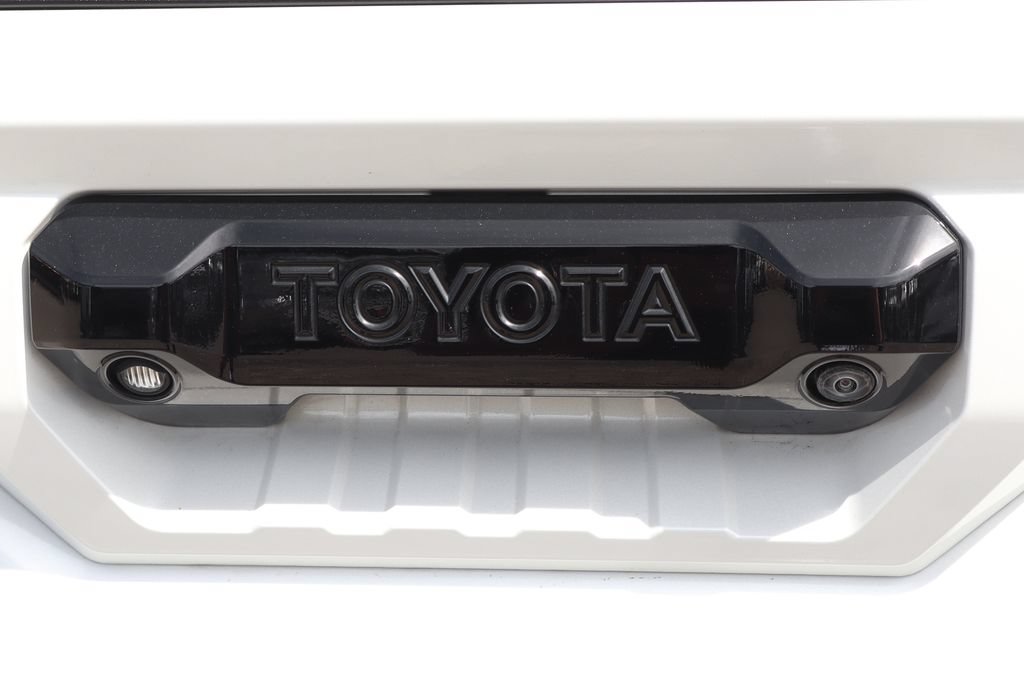 Used 2024 Toyota Tundra Limited AWD/4WD image 57