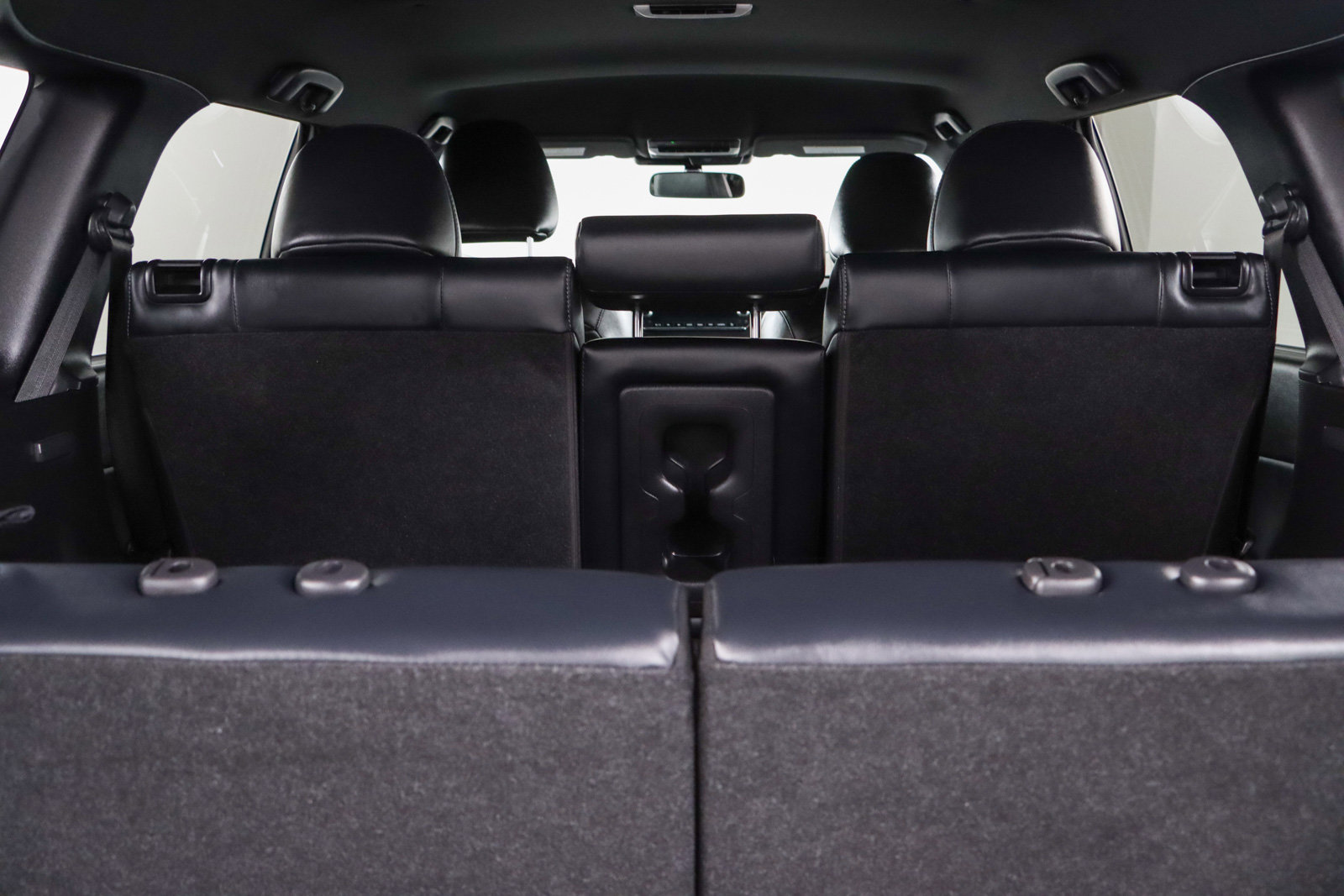 Used 2024 Mitsubishi Outlander SE Black Edition image 30