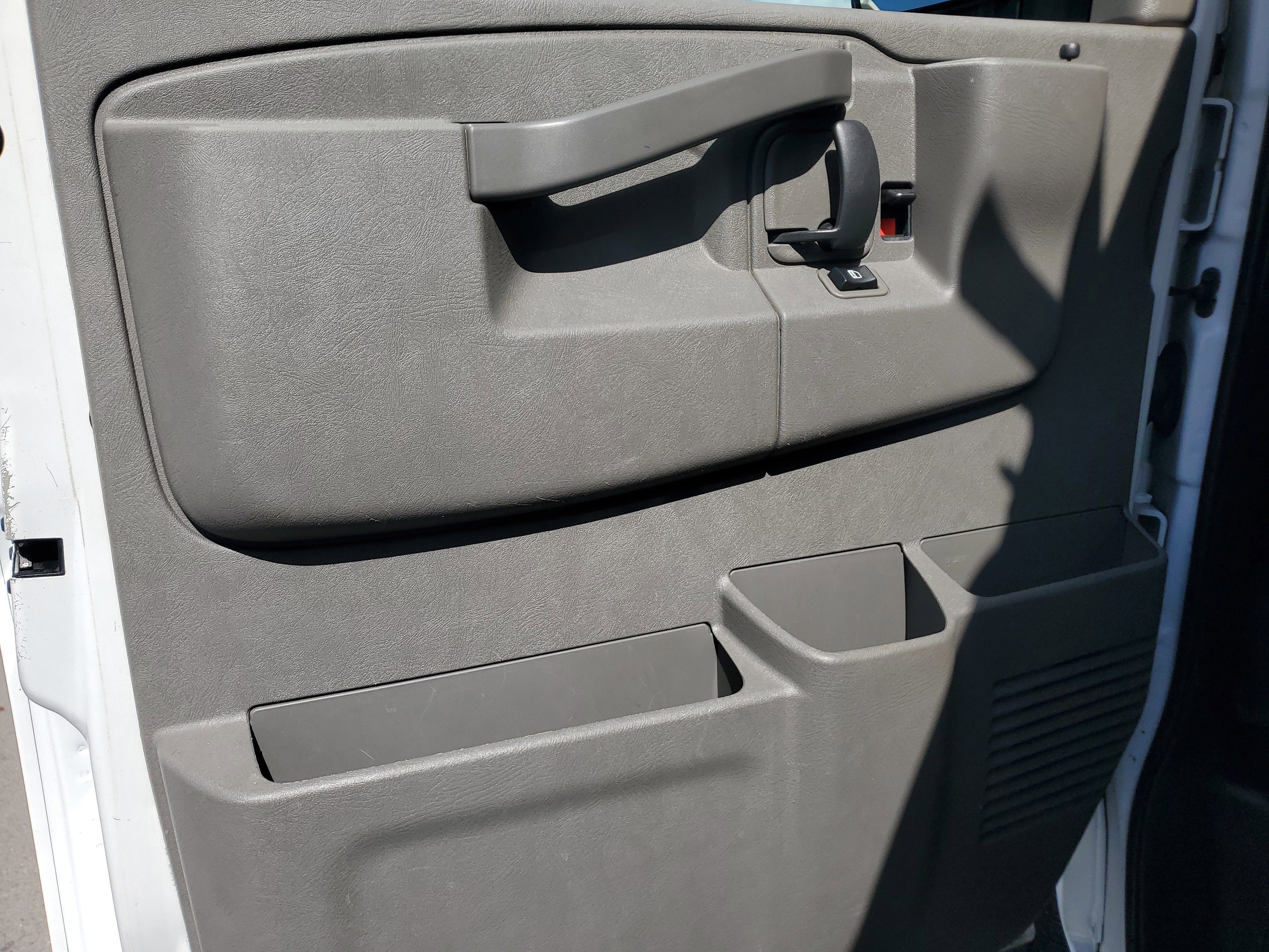 Used 2020 Chevrolet Express 2500 w/ Communications Package image 25