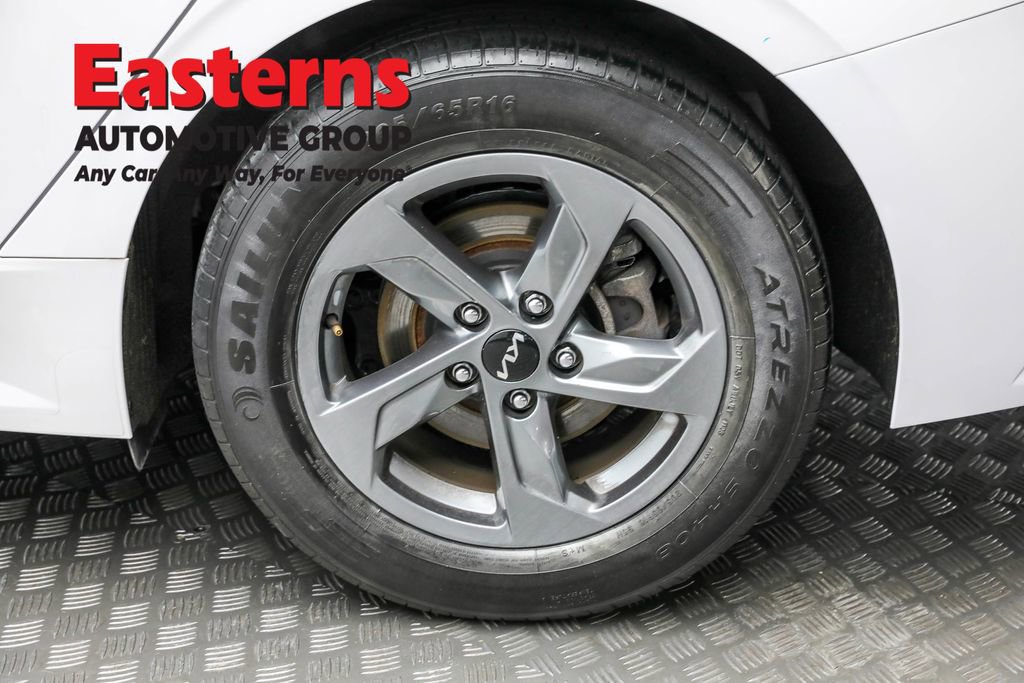 Used 2022 Kia K5 LXS image 8