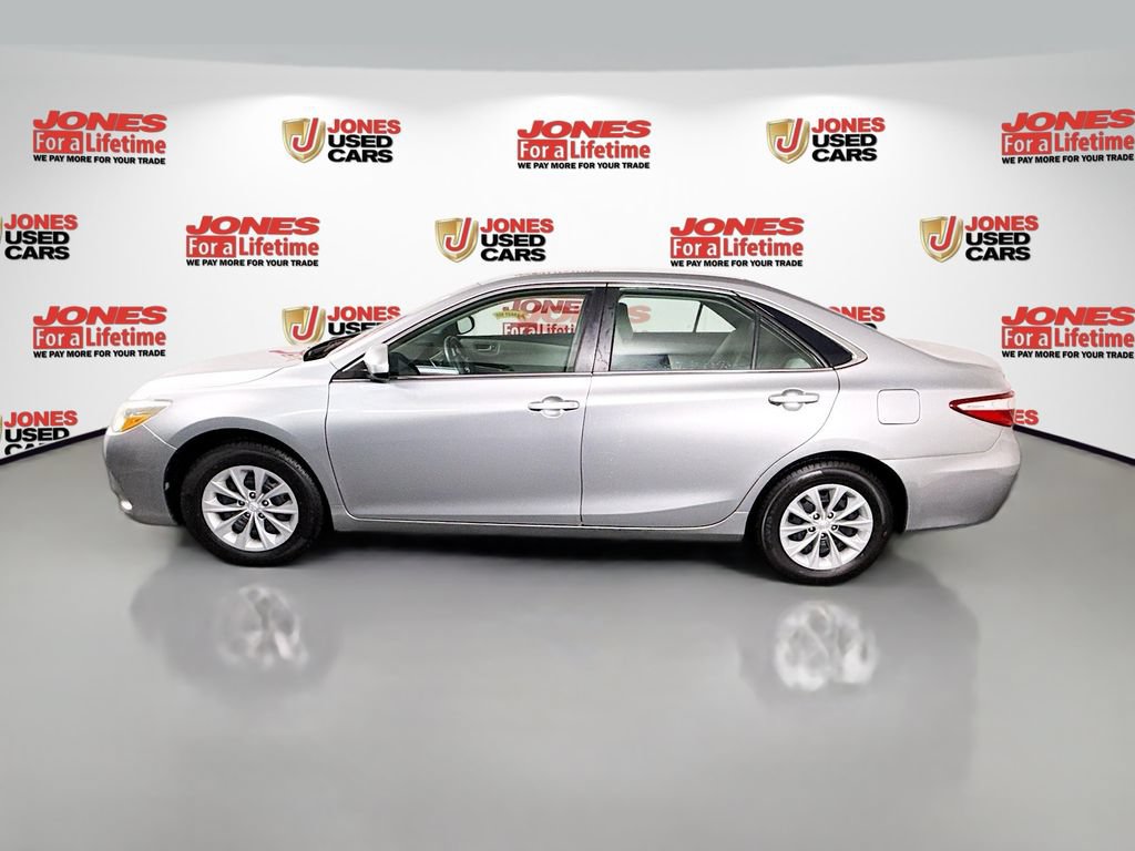 Used 2015 Toyota Camry LE FWD image 12
