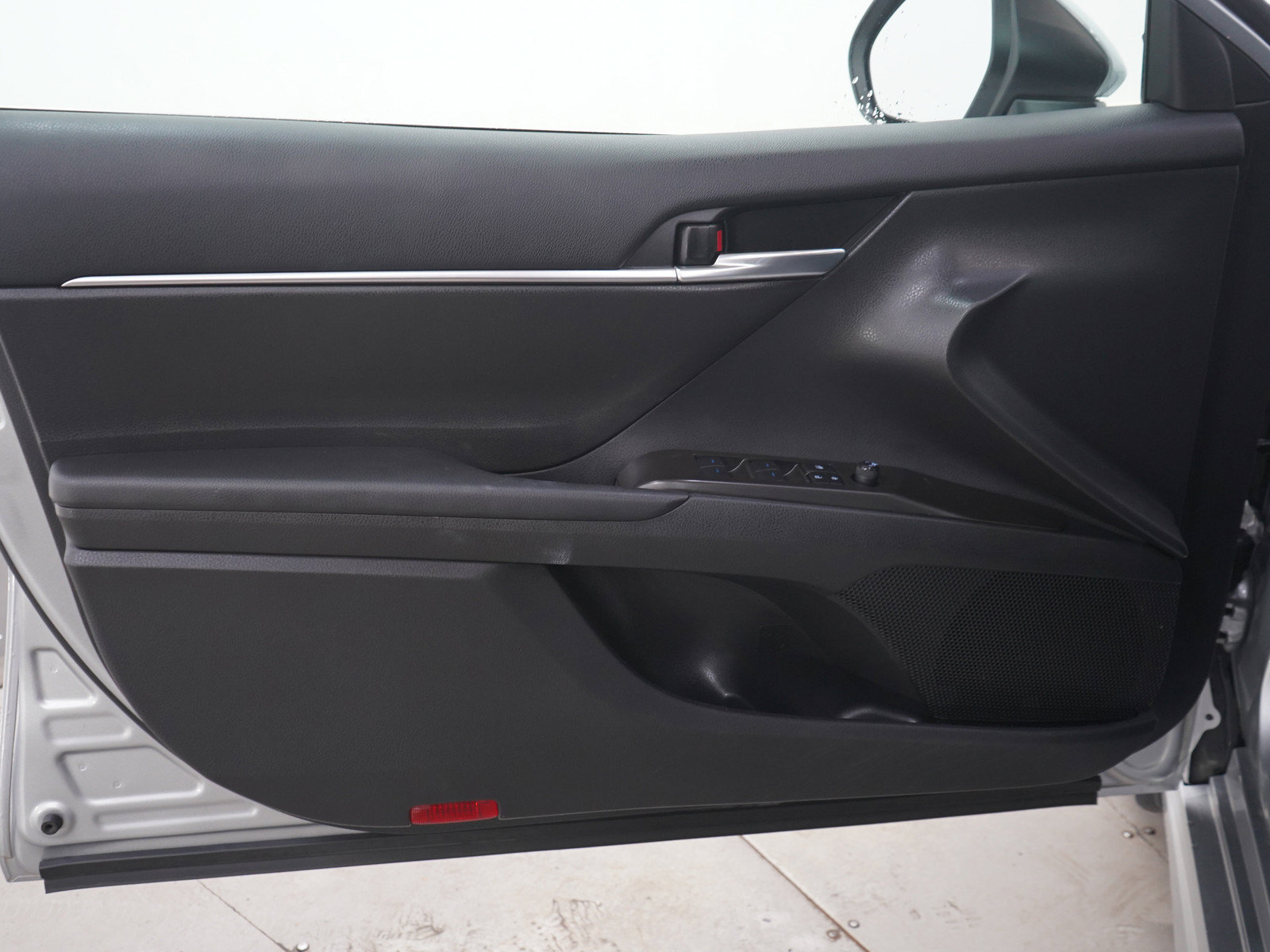 Used 2024 Toyota Camry SE FWD image 18