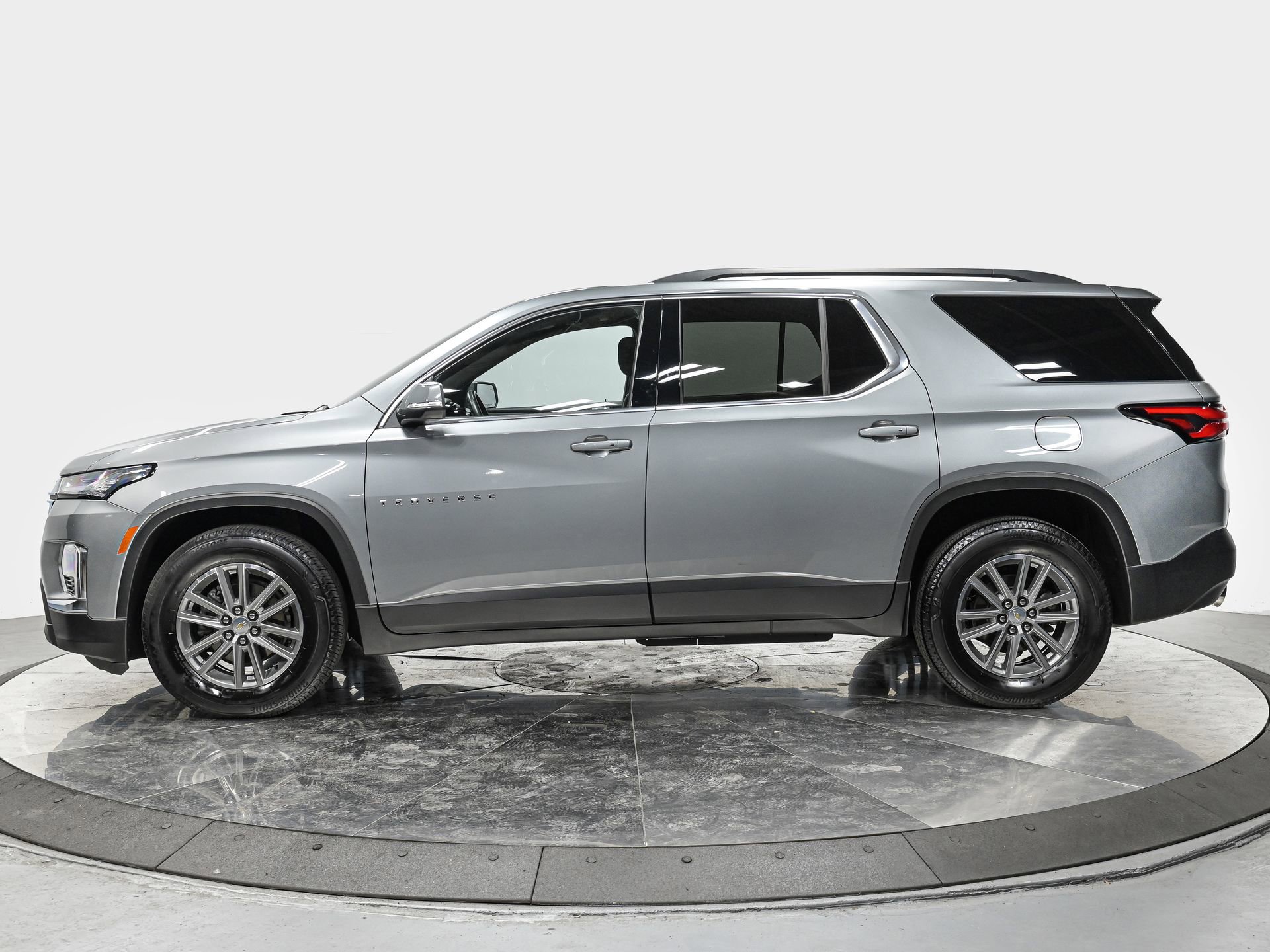 Used 2023 Chevrolet Traverse LT w/ LPO, Floor Liner Package image 2