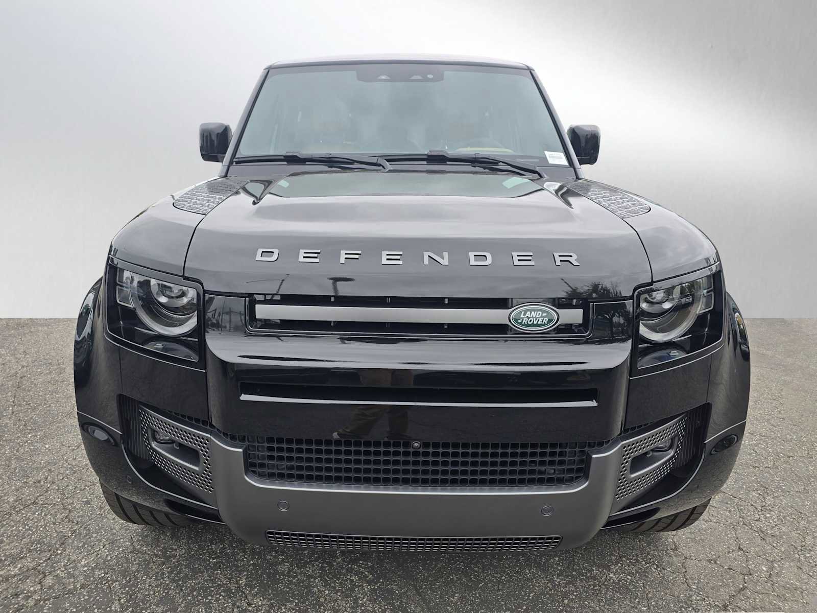 New 2025 Land Rover Defender 110 V8 image 8