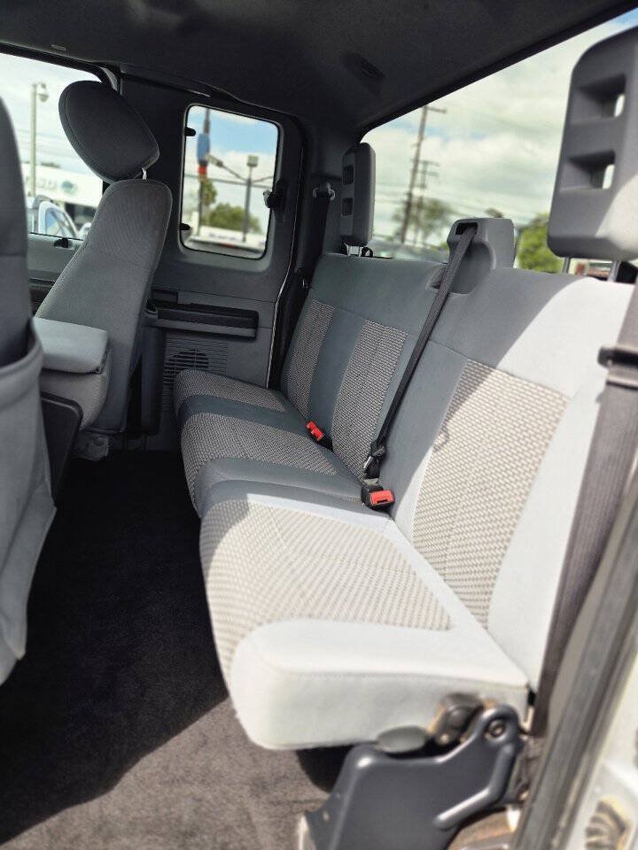 Used 2013 Ford F250 XLT w/ XLT Interior Pkg AWD/4WD image 32