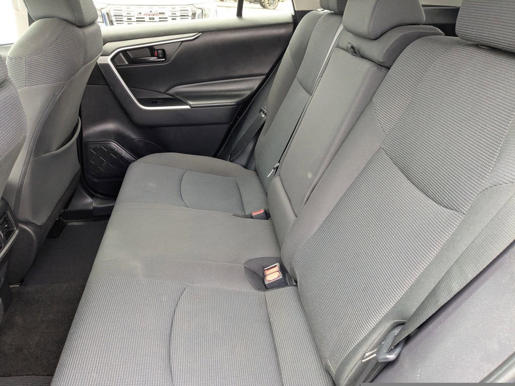Used 2022 Toyota RAV4 LE AWD/4WD image 13