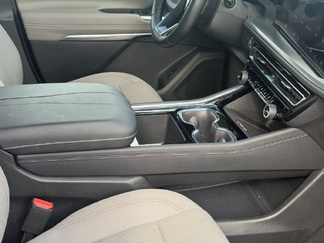 Used 2026 Chevrolet Traverse LT w/ Driver Confidence Package FWD image 19