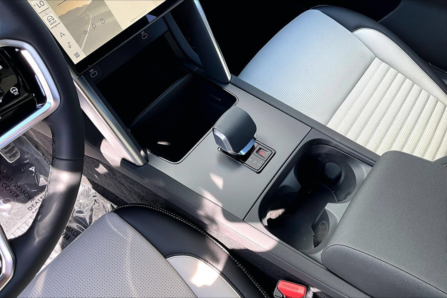 New 2026 Land Rover Discovery Sport Landmark AWD/4WD image 8