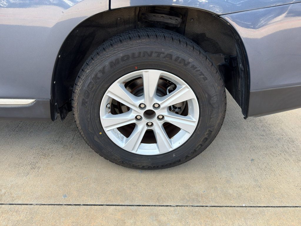 Used 2013 Toyota Highlander SE image 26