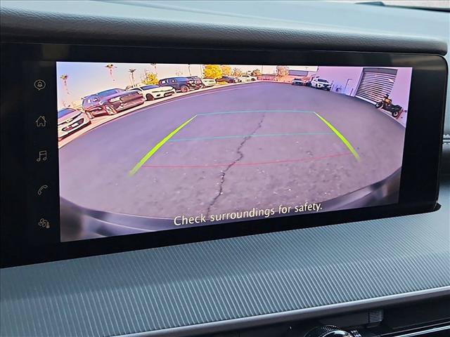 Used 2025 Nissan Murano SV AWD/4WD image 13