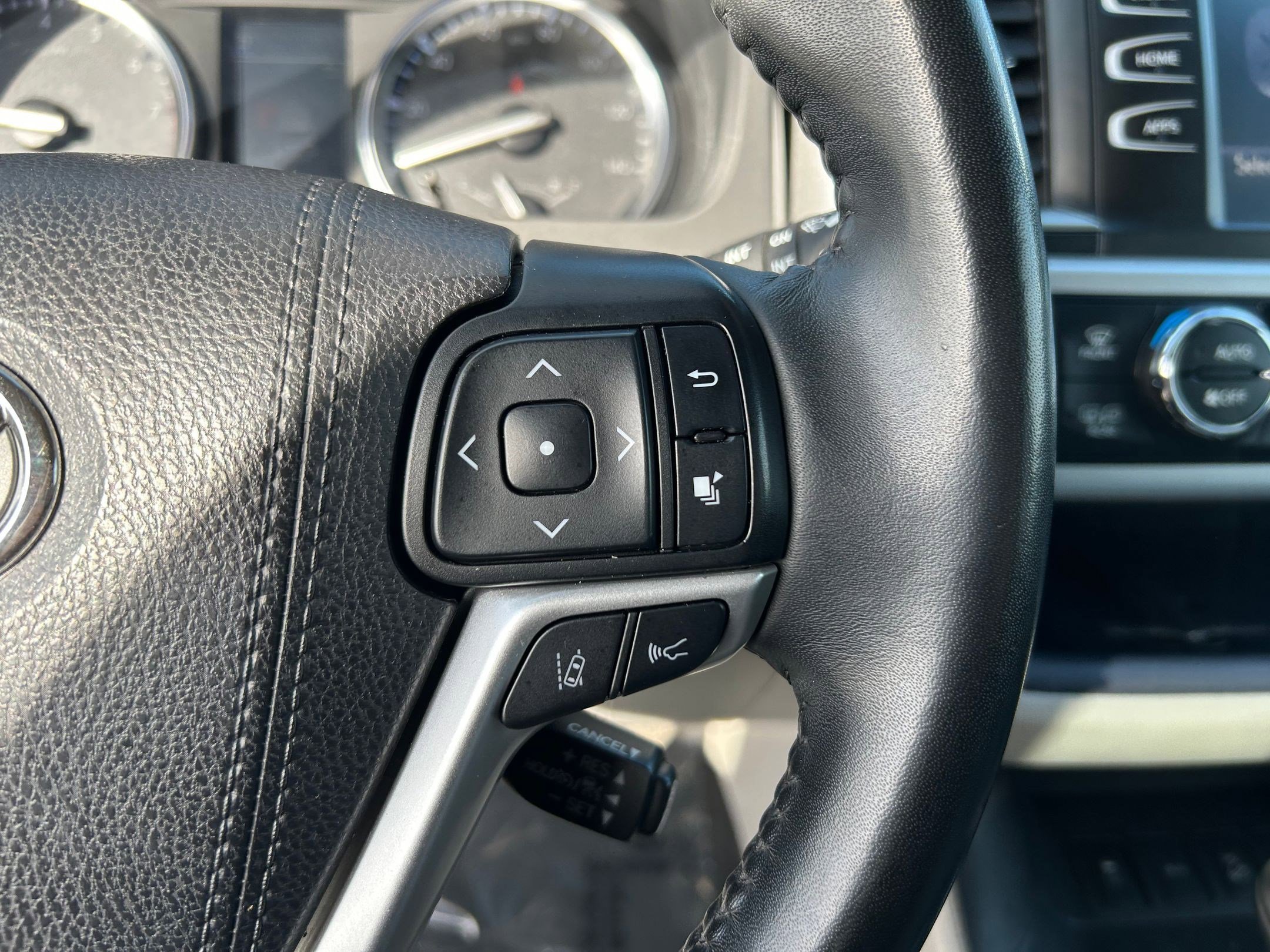 Certified 2019 Toyota Highlander XLE image 13