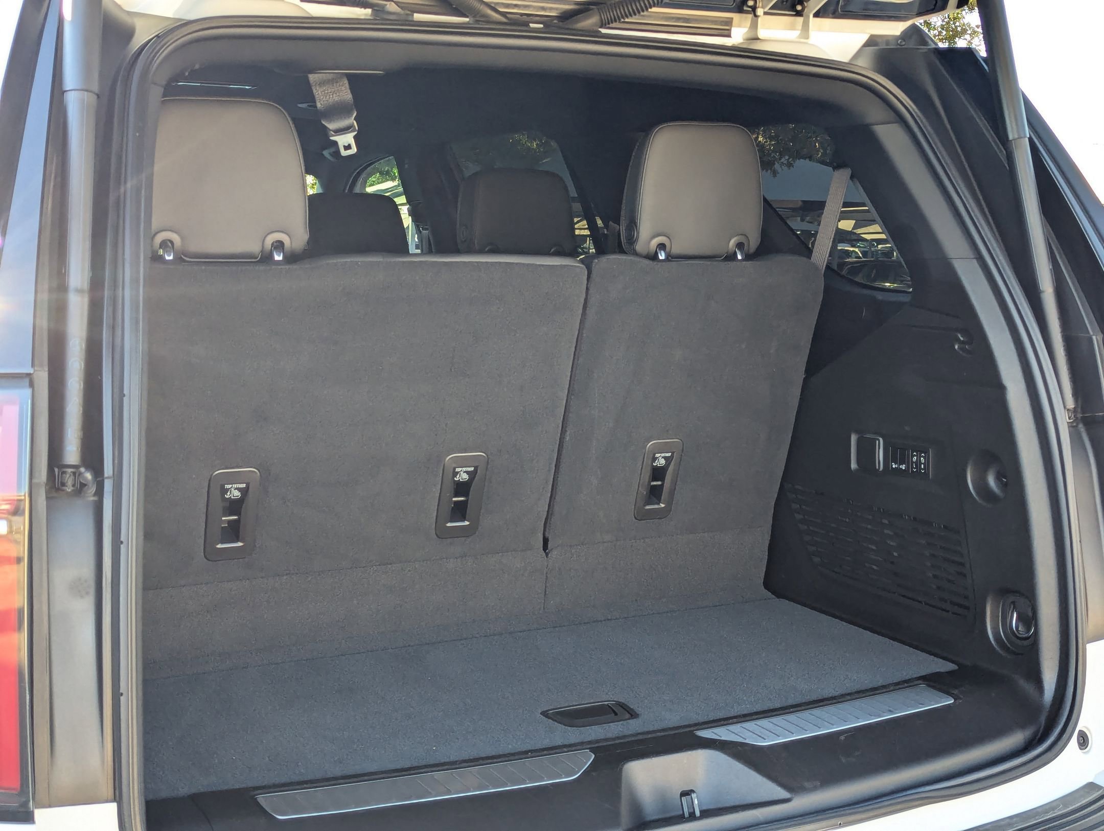 Used 2022 Chevrolet Tahoe High Country image 23