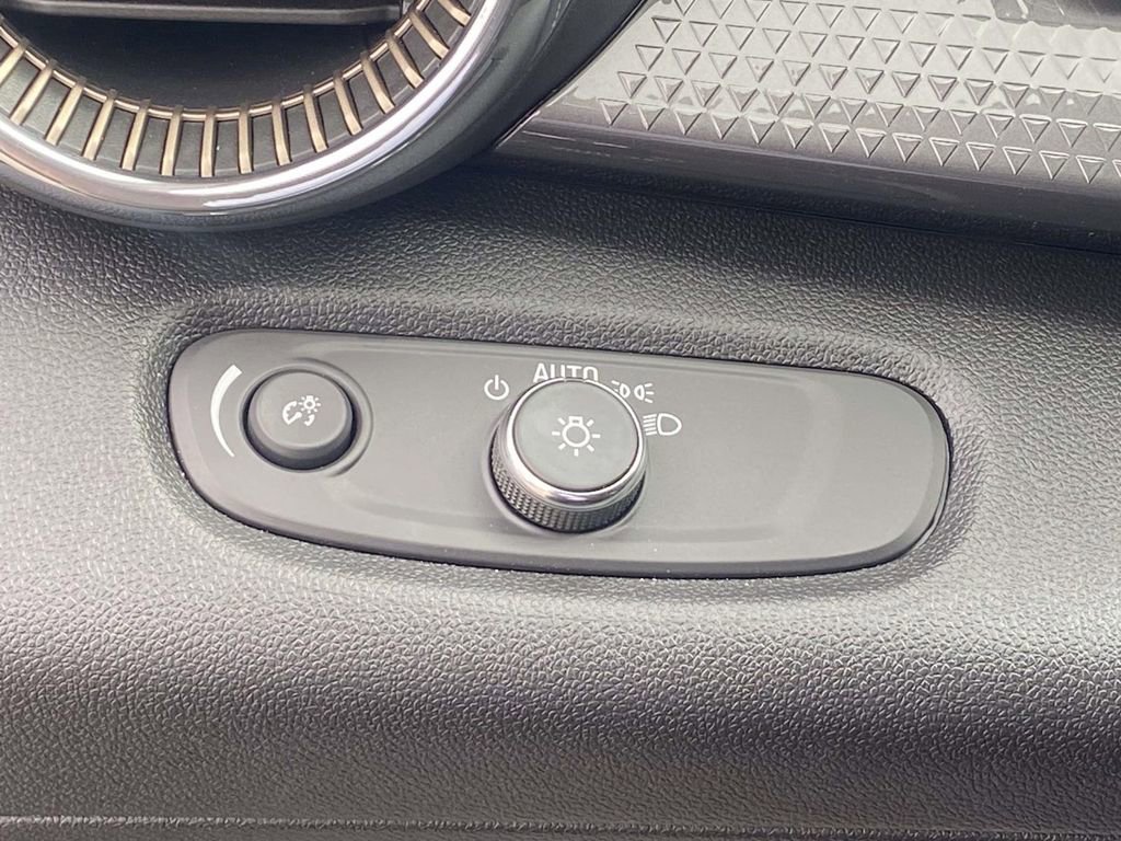 Used 2025 Chevrolet Trax ACTIV w/ Driver Confidence Package image 29