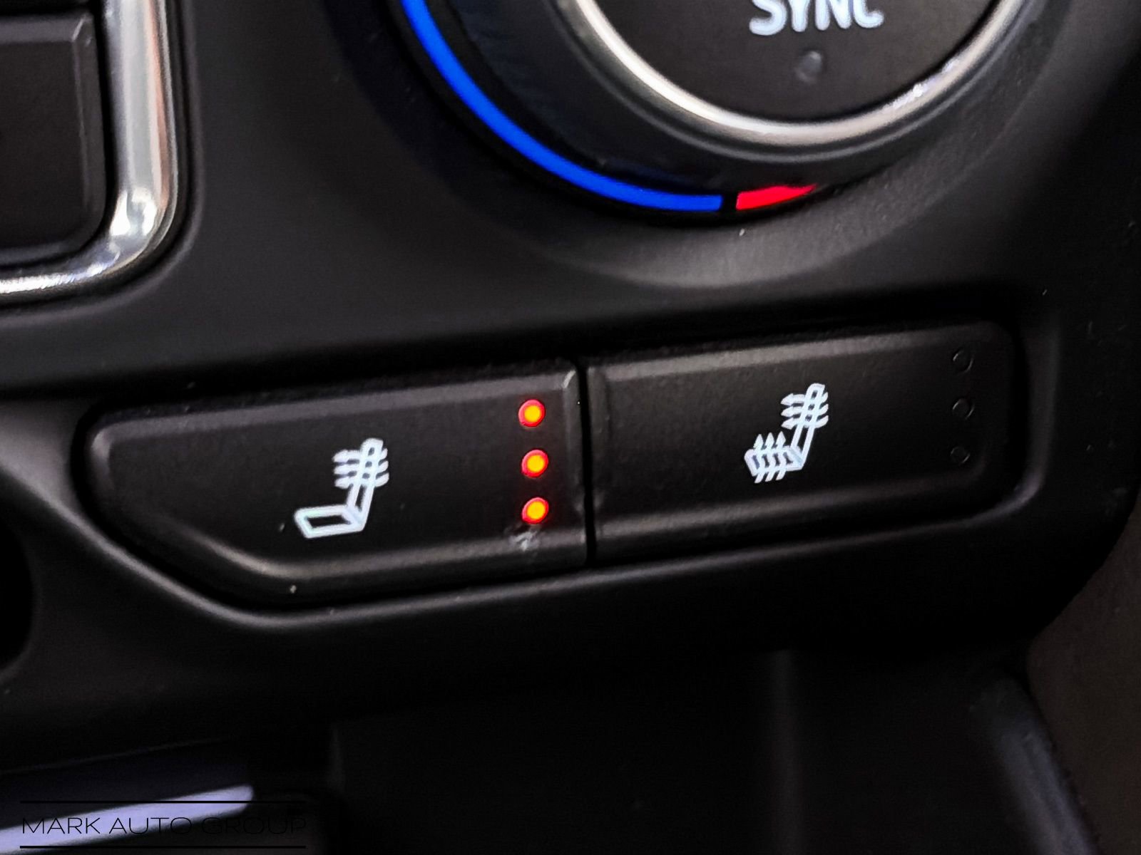 Used 2024 Chevrolet Suburban LT w/ Luxury Package RWD image 8