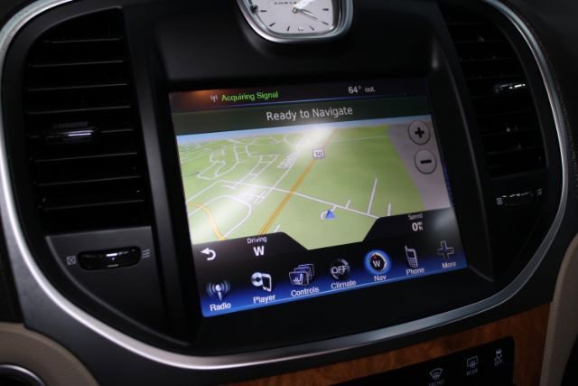 Used 2014 Chrysler 300 C w/ Light Group image 21