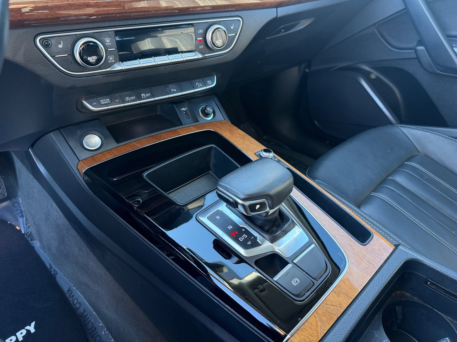 Used 2022 Audi Q5 2.0T Premium w/ Convenience Package image 13