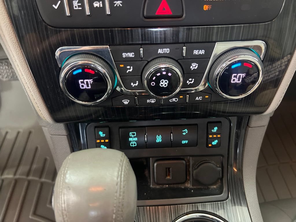 Used 2016 Chevrolet Traverse LT FWD image 17