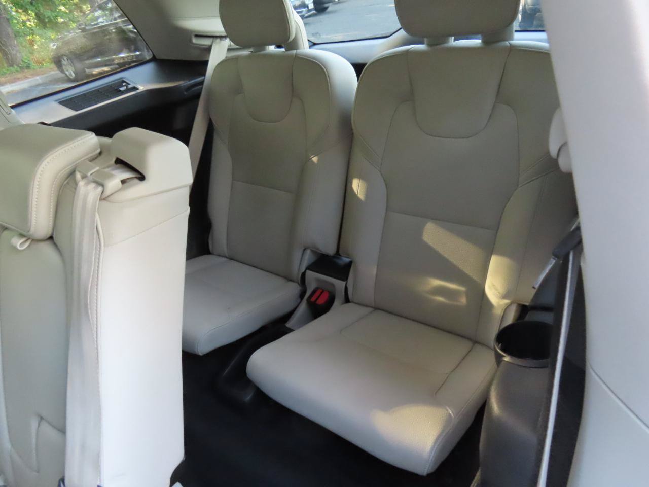 Used 2017 Volvo XC90 T6 Momentum w/ Vision Package AWD/4WD image 13