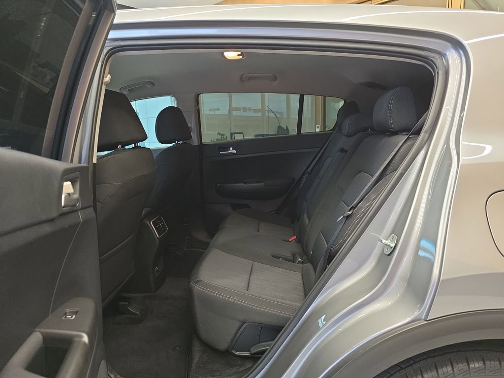 Used 2022 Kia Sportage LX image 30