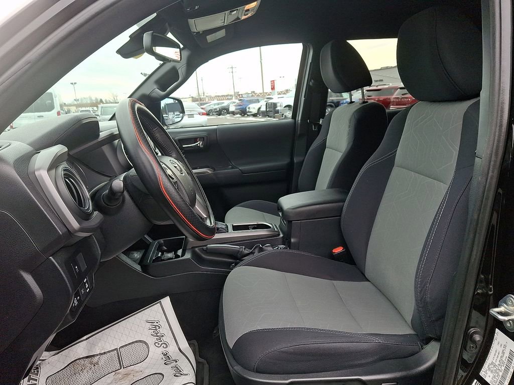 Used 2021 Toyota Tacoma TRD Sport image 13