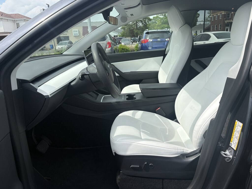 Used 2022 Tesla Model Y Long Range AWD/4WD image 20