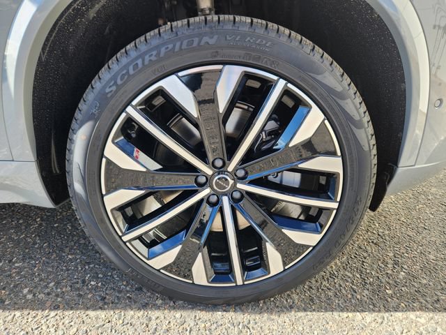 New 2026 Volvo XC90 T8 Plus w/ Protection Package Premier AWD/4WD image 18