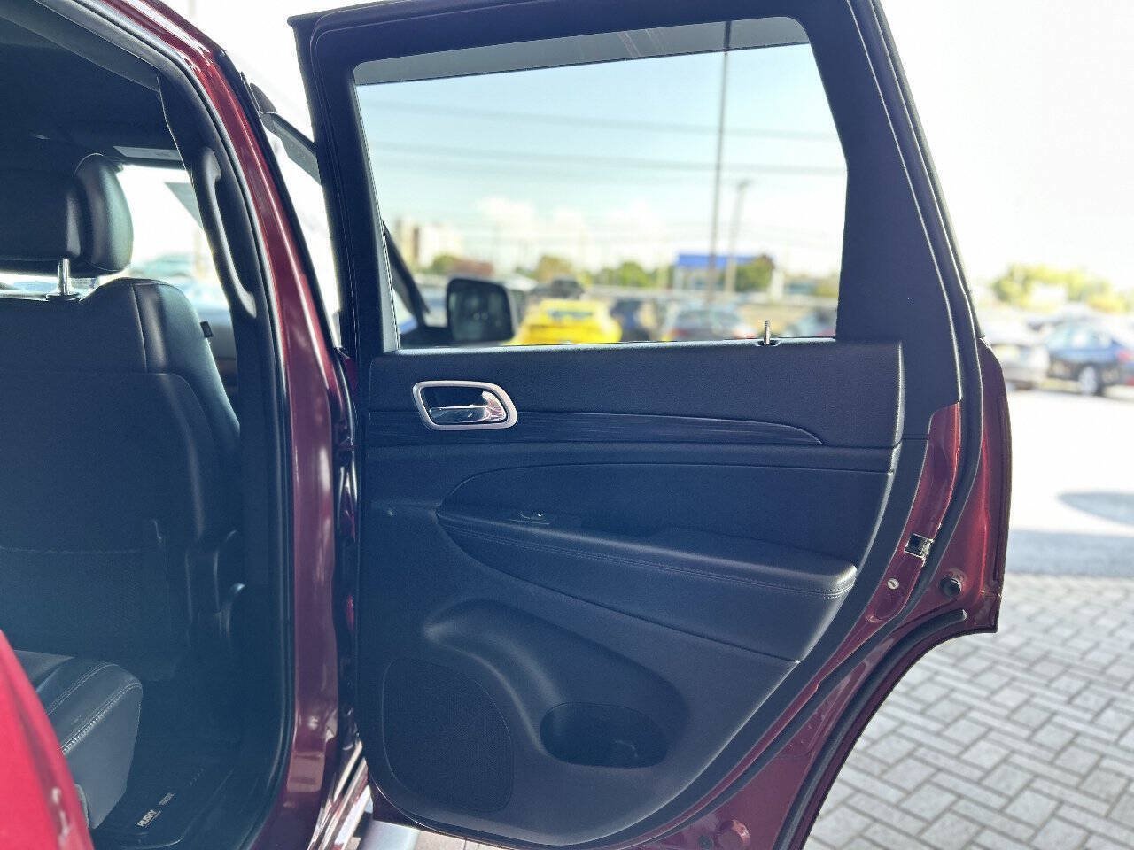 Used 2019 Jeep Grand Cherokee Altitude AWD/4WD image 44