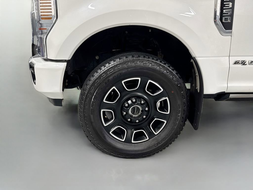 Used 2022 Ford F350 Platinum AWD/4WD image 11