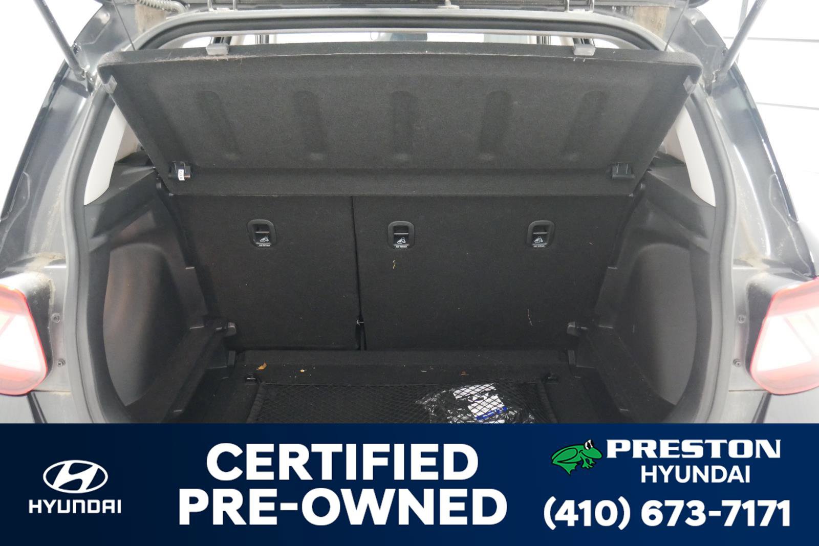 Used 2020 Hyundai Venue SEL image 25