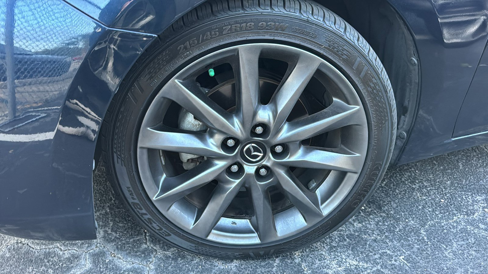 Used 2018 MAZDA MAZDA3 Grand Touring w/ Premium Equipment Package FWD image 2