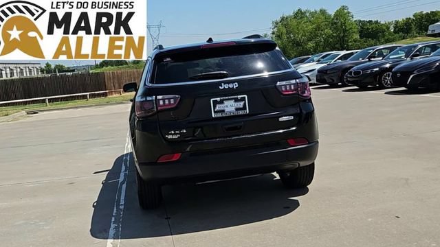 Used 2025 Jeep Compass Latitude w/ Sun & Sound Group AWD/4WD image 7