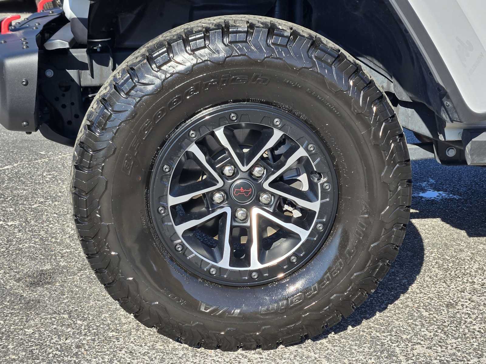 Used 2025 Jeep Wrangler Unlimited Rubicon w/ XTREMEE 35" Tire Package AWD/4WD image 13