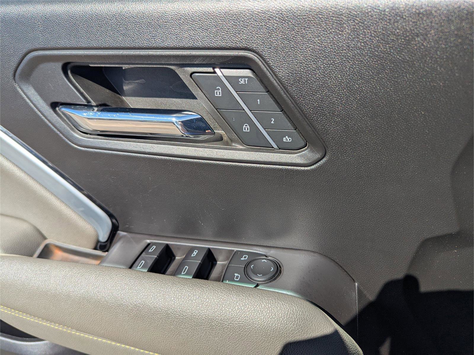 Used 2023 Chevrolet Colorado ZR2 w/ ZR2 Convenience Package III image 15