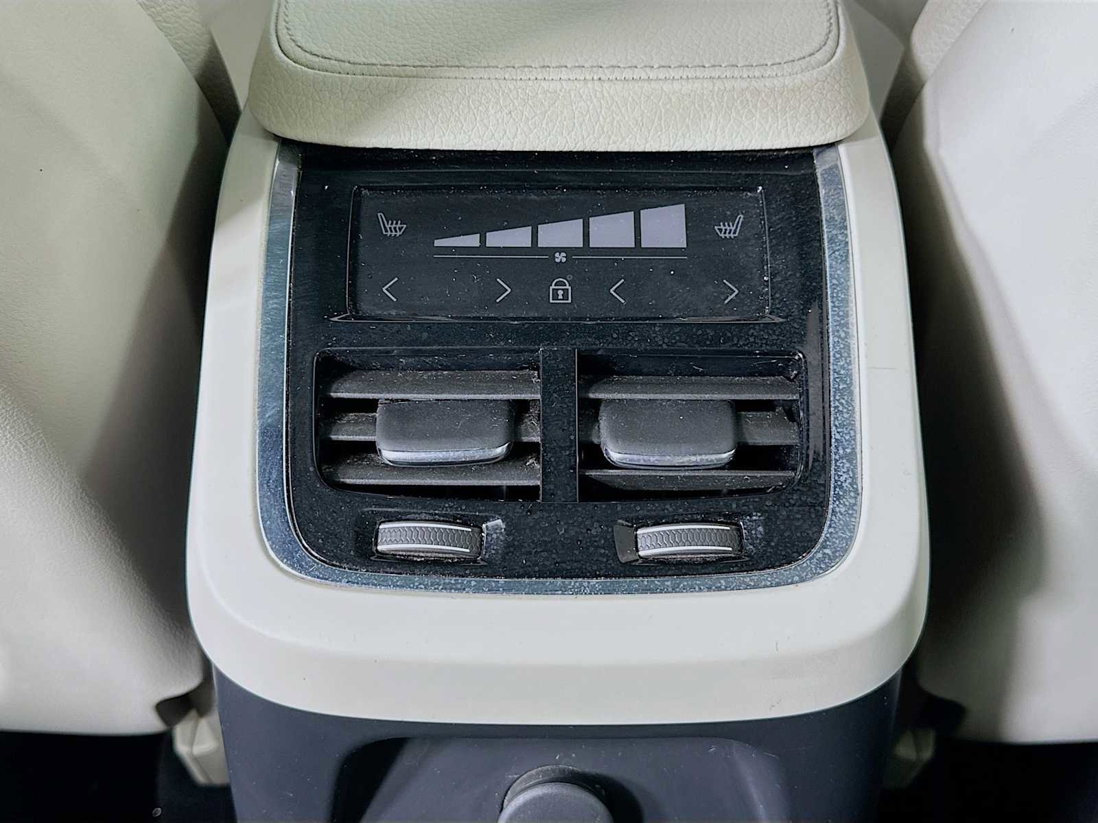 Certified 2021 Volvo XC90 T8 Inscription Expression w/ Advanced Package image 24