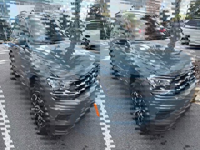 Used 2021 Volkswagen Tiguan SE w/ Panoramic Sunroof Package