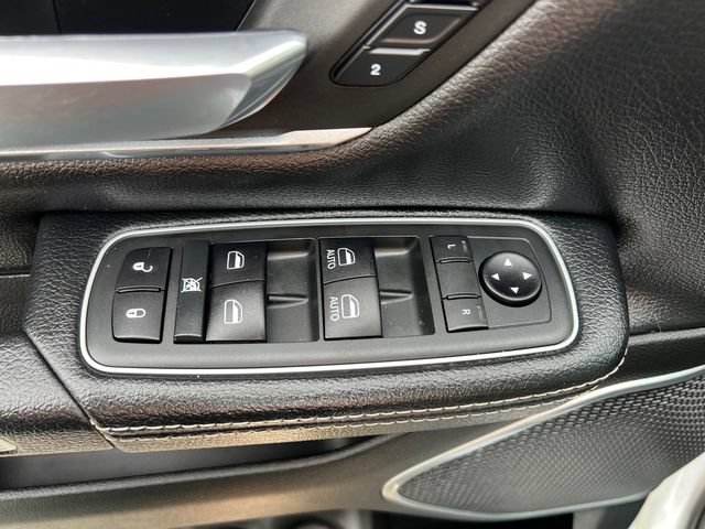 Used 2020 RAM 1500 Laramie AWD/4WD image 11