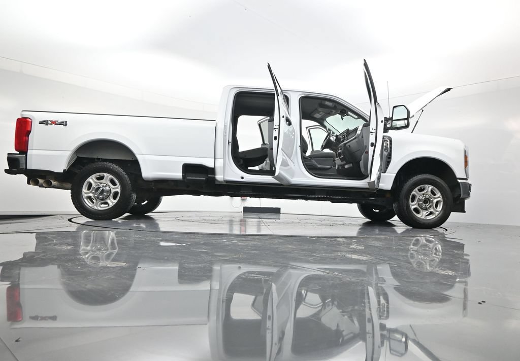 Used 2025 Ford F350 XLT AWD/4WD image 58