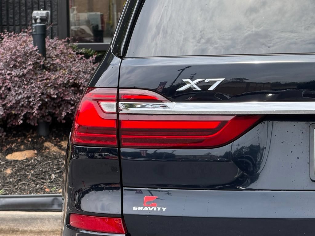 Used 2021 BMW X7 xDrive40i w/ M Sport Package AWD/4WD image 15